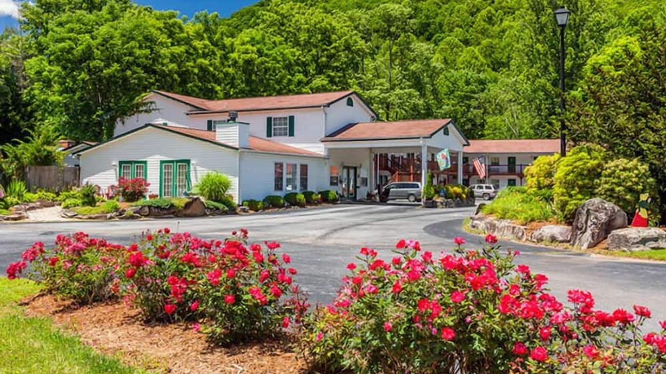 Maggie Valley Creekside Lodge