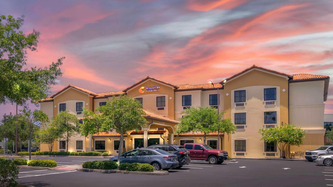 Comfort Inn & Suites Northeast - Gateway