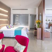 King Evelthon Beach Hotel & Resort