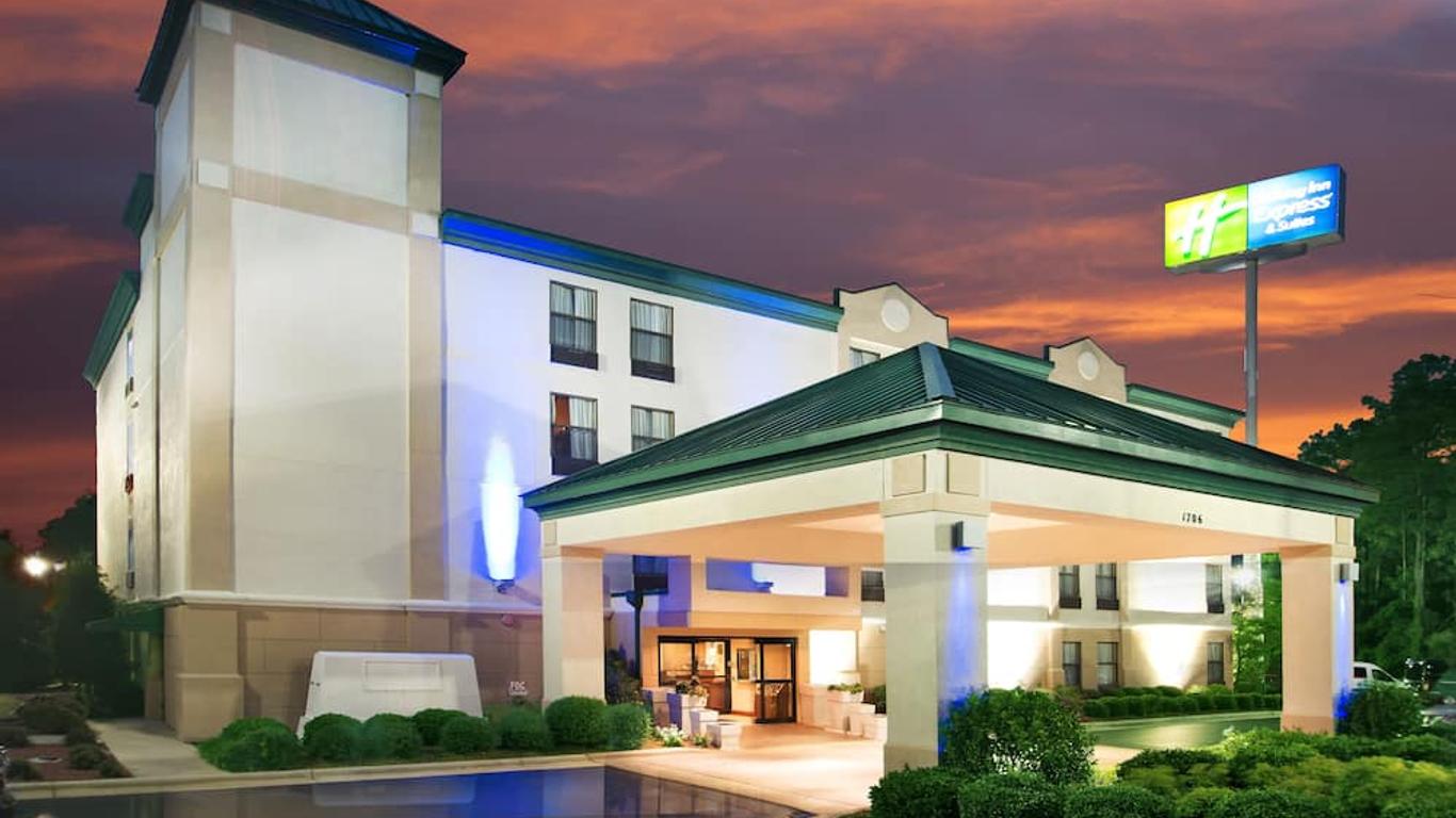 Four Points by Sheraton Fayetteville Fort Liberty