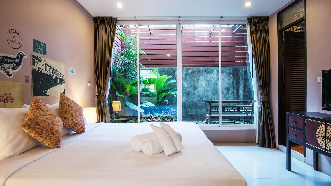 Feung Nakorn Balcony Rooms and Cafe